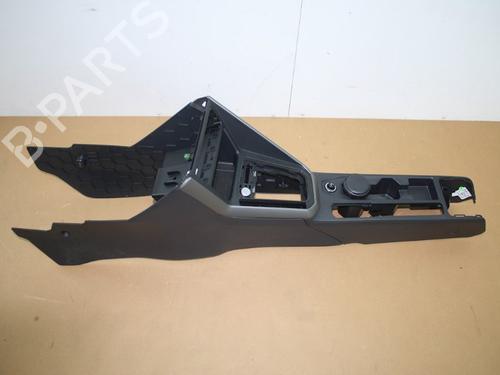 Used Middle console Middle console 15829721 15829721