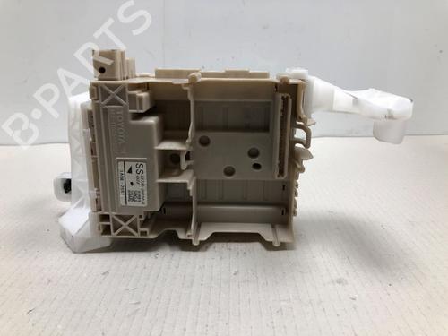 Used Fuse box Fuse box 37204916 37204916
