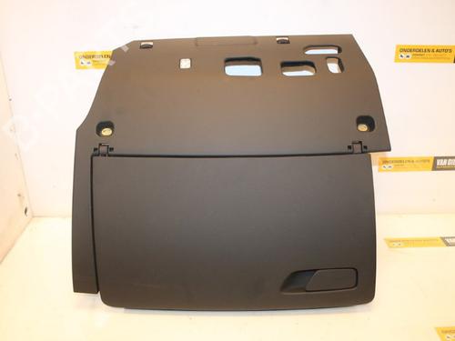 Used Glove box AUDI A3 Sportback (8VA, 8VF) 2.0 TDI quattro (184 hp) 16183159