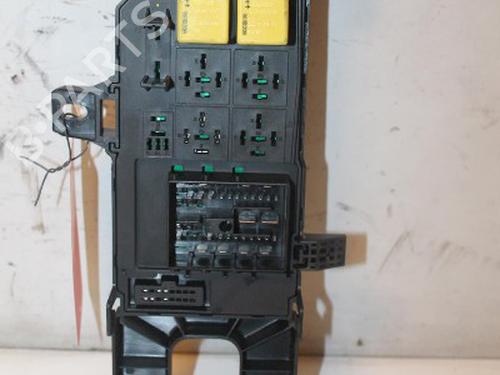 Used Fuse box Fuse box 15307948 15307948