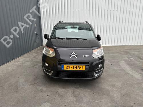 Used Full front Full front 37205933 37205933