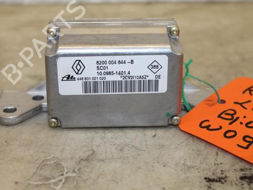 Used Electronic module RENAULT LAGUNA II Grandtour (KG0/1_) 2.2 dCi (KG0F) (150 hp) 15304235