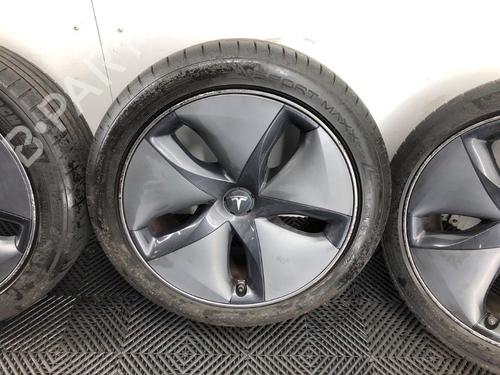 Wheel set TESLA MODEL 3 (5YJ3) EV Performance AWD | BP37209959C100 - Image 4