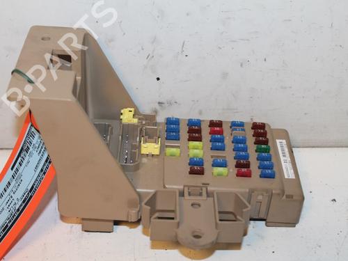 Used Fuse box Fuse box 15306482 15306482