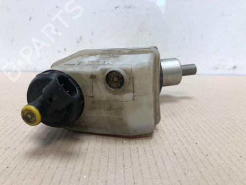 Used Brake master cylinder Brake master cylinder 16184799 16184799