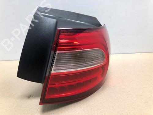 right-taillight-mercedes-benz-b-class-sports-tourer-w247-2018-37208565 main image