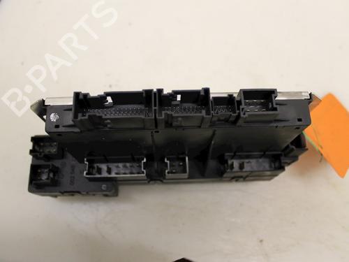Used Fuse box Fuse box 15301685 15301685