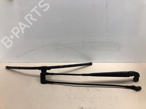 Used Front windshield wiper arm Front windshield wiper arm 37208609 37208609