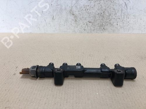 Used Injection rail Injection rail 37213556 37213556
