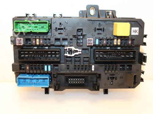 Used Fuse box Fuse box 15321227 15321227