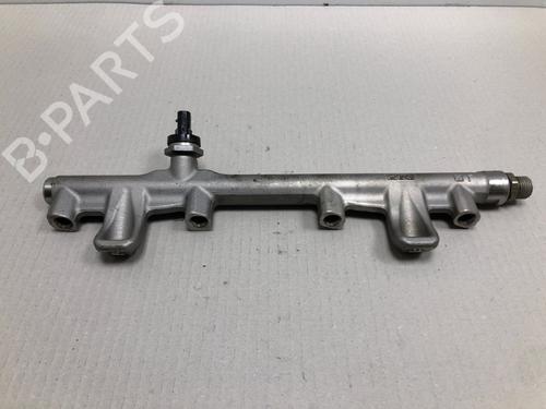 Used Injection rail Injection rail 37215411 37215411