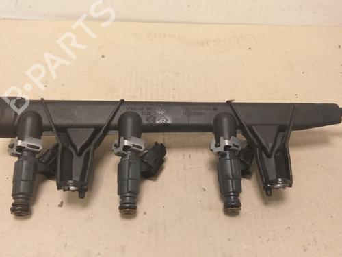 Used Injection rail Injection rail 21604043 21604043