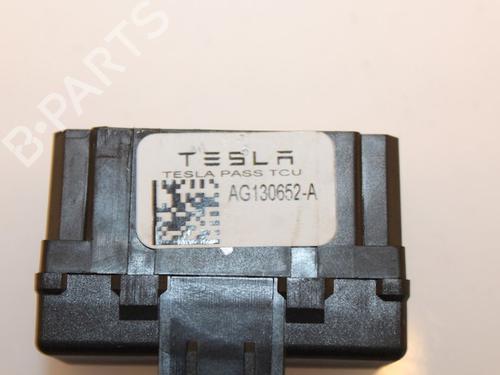 Electronic module TESLA MODEL S (5YJS) 85D AWD | BP15320822M83 - Image 2