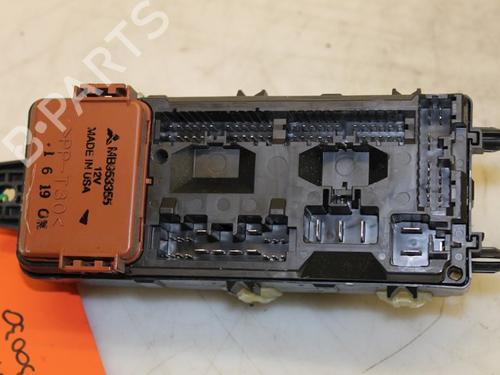 Used Fuse box Fuse box 15302133 15302133