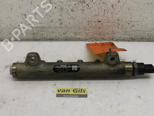 Used Injection rail Injection rail 15305500 15305500