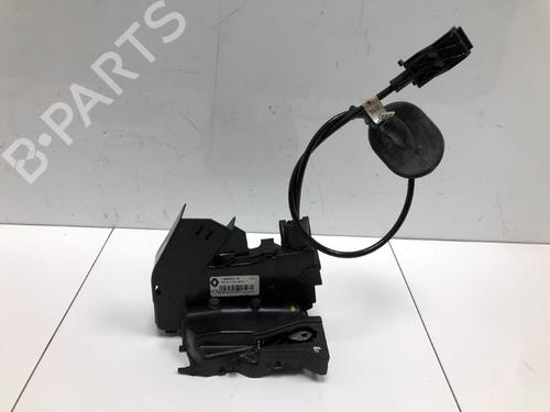 front-right-lock-renault-megane-iv-grandtour-k9amn_-2016-37213206 main image