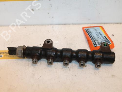Used Injection rail Injection rail 15310896 15310896