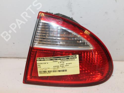 Used Right taillight Right taillight 15305218 15305218