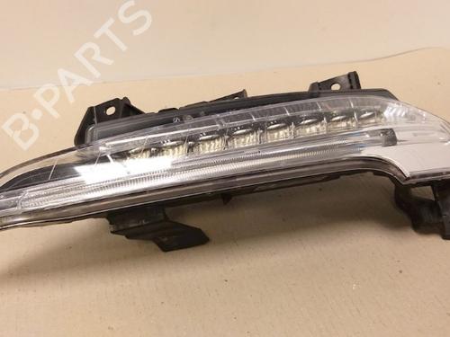 Used Left daytime light Left daytime light 15339560 15339560