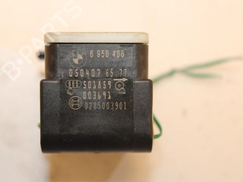 Electronic module BMW 3 Convertible (E93) 335 i | BP15324879M83 - Image 3