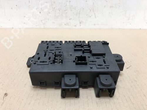 Used Fuse box Fuse box 37211559 37211559