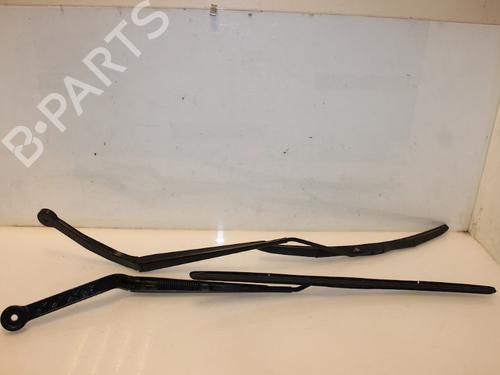 Used Front windshield wiper arm Front windshield wiper arm 15318116 15318116