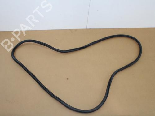 Used Rubber door seal Rubber door seal VW TOURAN (5T1) 1.5 TSI (150 hp) 15330787 15330787