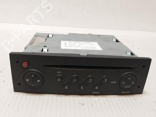 Used Radio RENAULT MEGANE II Estate (KM0/1_) 2.0 (135 hp) 15531703