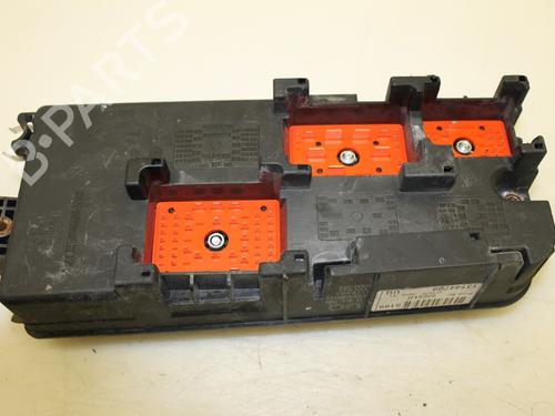 Used Fuse box Fuse box 15796316 15796316