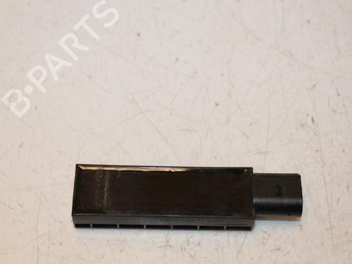 Used Antenna/Base VW TOURAN (5T1) 1.8 TSI (180 hp) 15333790