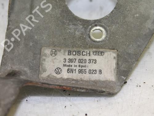 Front wipers mechanism VW POLO III (6N1) 75 1.6 | BP15305261C83 