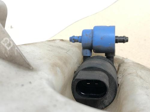 Windscreen washer tank VW CADDY III Box Body/MPV (2KA, 2KH, 2CA, 2CH) 2.0 SDI | BP15537221C113