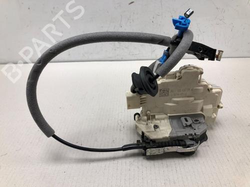 rear-left-lock-audi-a3-limousine-8vs-8vm-2013-2014-2015-2016-2017-2018-2019-2020-2021-37213389 main image