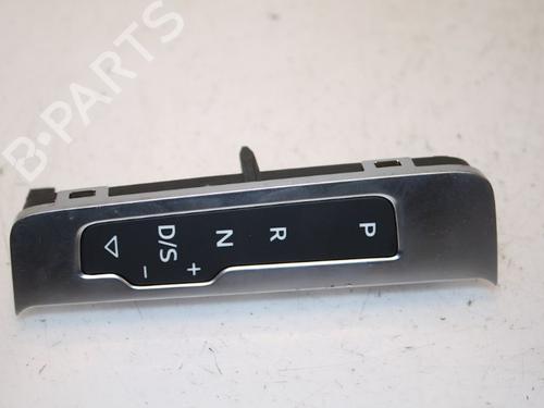 Used Display monitor AUDI A3 Sportback (8VA, 8VF) 1.4 TFSI e-tron (204 hp) 15332733