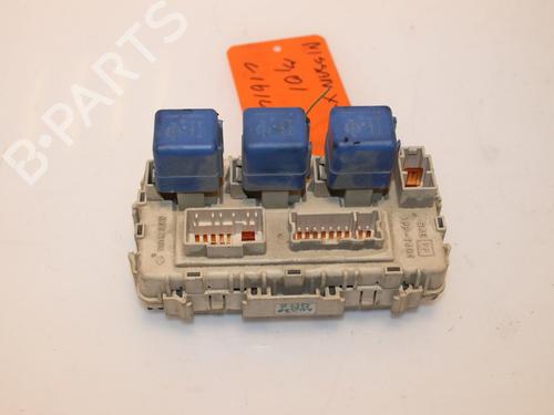 Used Fuse box Fuse box 15318650 15318650