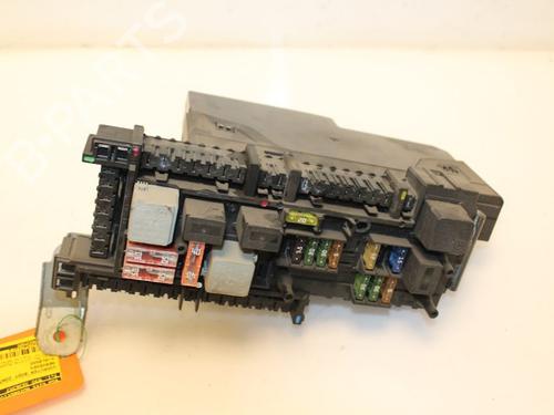 Used Fuse box Fuse box 15322140 15322140
