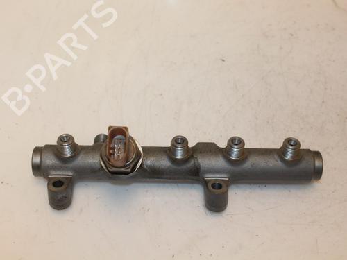 Used Injection rail Injection rail 15829474 15829474