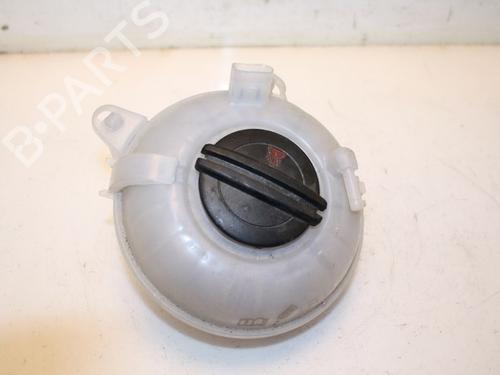 Used Expansion tank VW TOURAN (5T1) 1.6 TDI (115 hp) 15332482