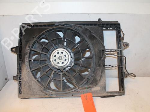 Used Radiator fan Radiator fan 37214810 37214810