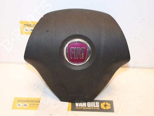 Used Driver airbag FIAT BRAVO II (198_) 1.4 (198AXA1B) (90 hp) 15313393