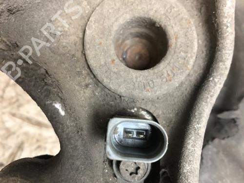 Left rear steering knuckle VW TOURAN (5T1) 2.0 TDI | BP19334380M27 