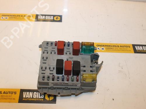 Used Fuse box Fuse box 15313540 15313540