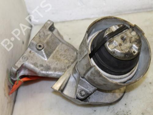 Used Engine mount Engine mount 15303621 15303621