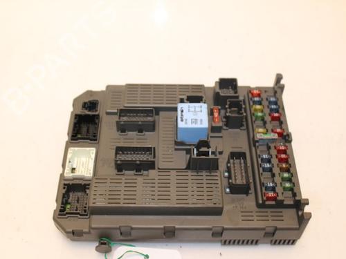 Used Fuse box Fuse box 15328057 15328057