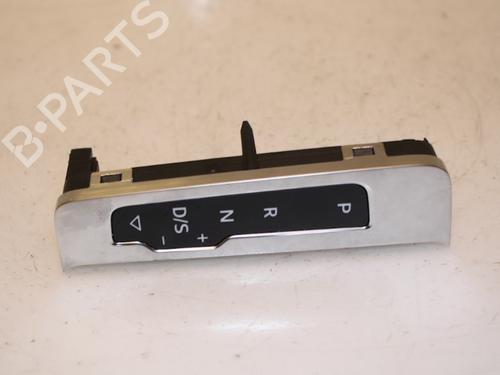 Used Display monitor AUDI A3 Sportback (8VA, 8VF) 1.4 TFSI e-tron (204 hp) 15331867