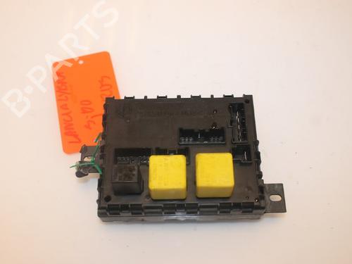 Used Fuse box Fuse box 15317346 15317346