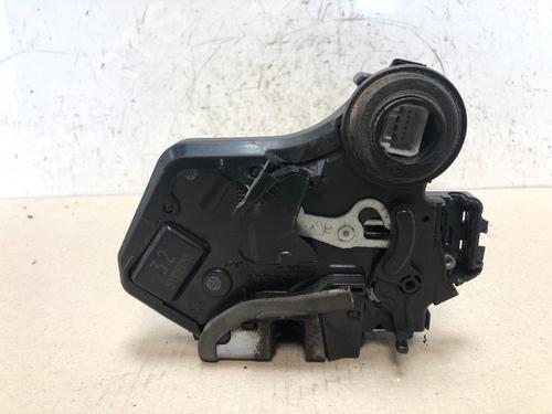 Used Rear left lock Rear left lock 15534231 15534231