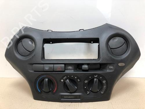 Commande Chauffage TOYOTA YARIS (_P1_) 1.0 (SCP10_, SCP10R) (65 hp) 16186484