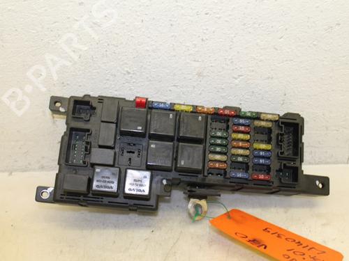 Used Fuse box Fuse box 15305692 15305692