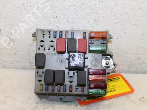 Used Fuse box ALFA ROMEO 147 (937_) 1.6 16V T.SPARK ECO (937.AXA1A, 937.BXA1A) (105 hp) 15305986